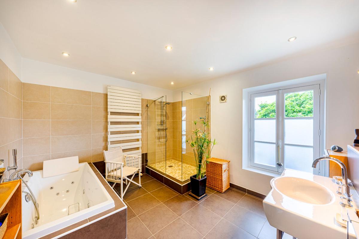 MARINES La beauté discrète: Propriété en pierres ciselées du XVIII 11