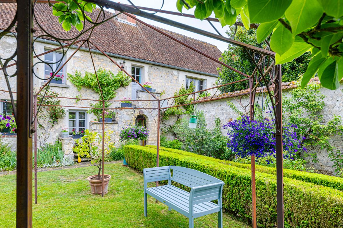 MARINES La beauté discrète: Propriété en pierres ciselées du XVIII 16