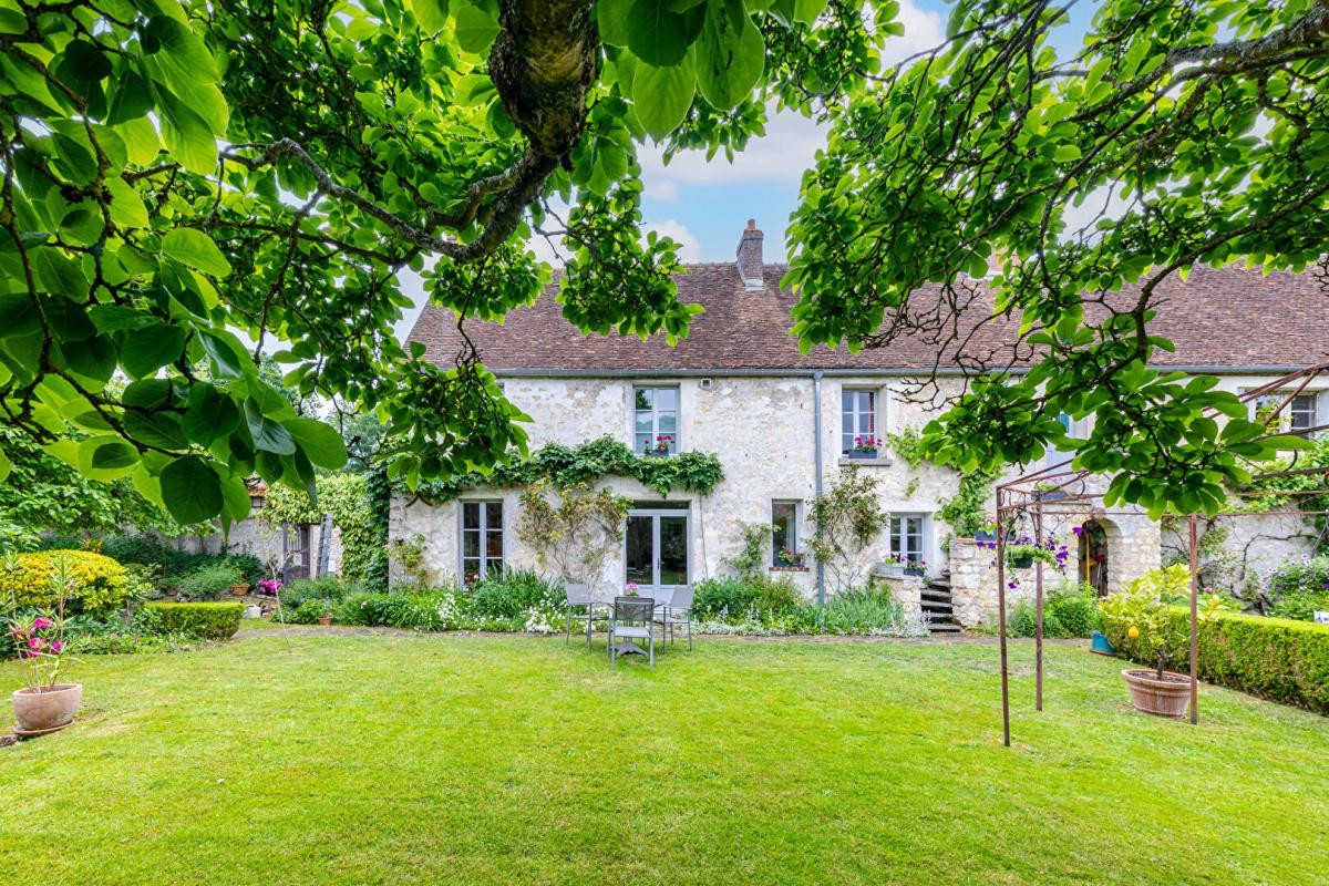 MARINES La beauté discrète: Propriété en pierres ciselées du XVIII 17