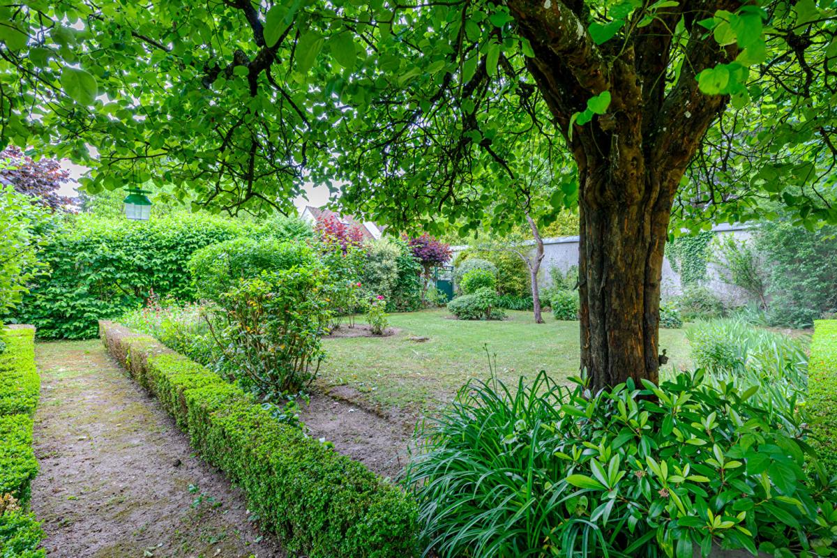 MARINES La beauté discrète: Propriété en pierres ciselées du XVIII 3