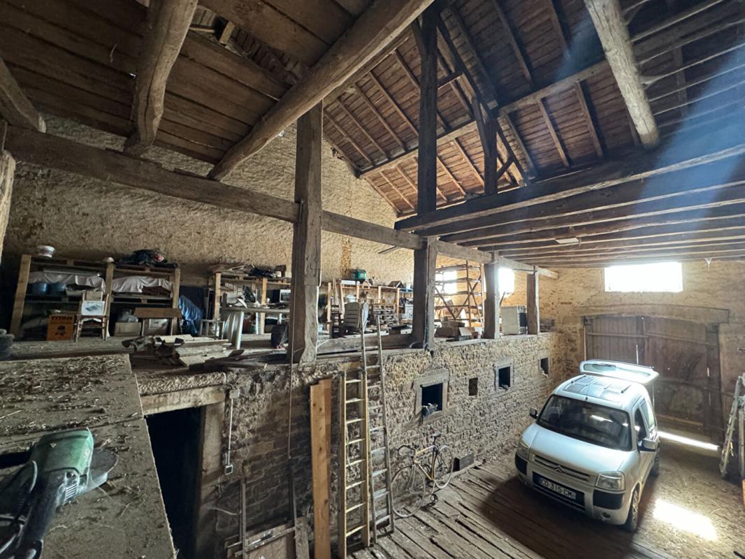 VAUBEXY Grande Maison Familiale avec Dépendances et terrain de 1,40 ha 15