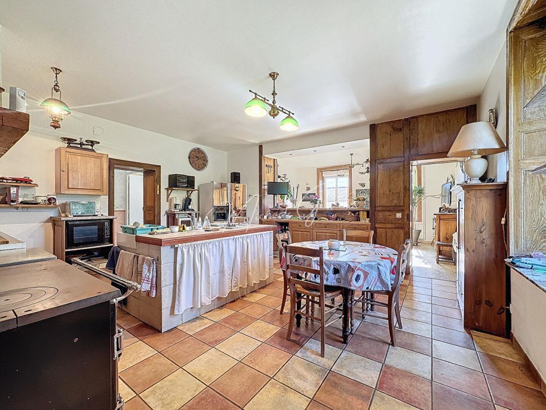 VAUBEXY Grande Maison Familiale avec Dépendances et terrain de 1,40 ha 7