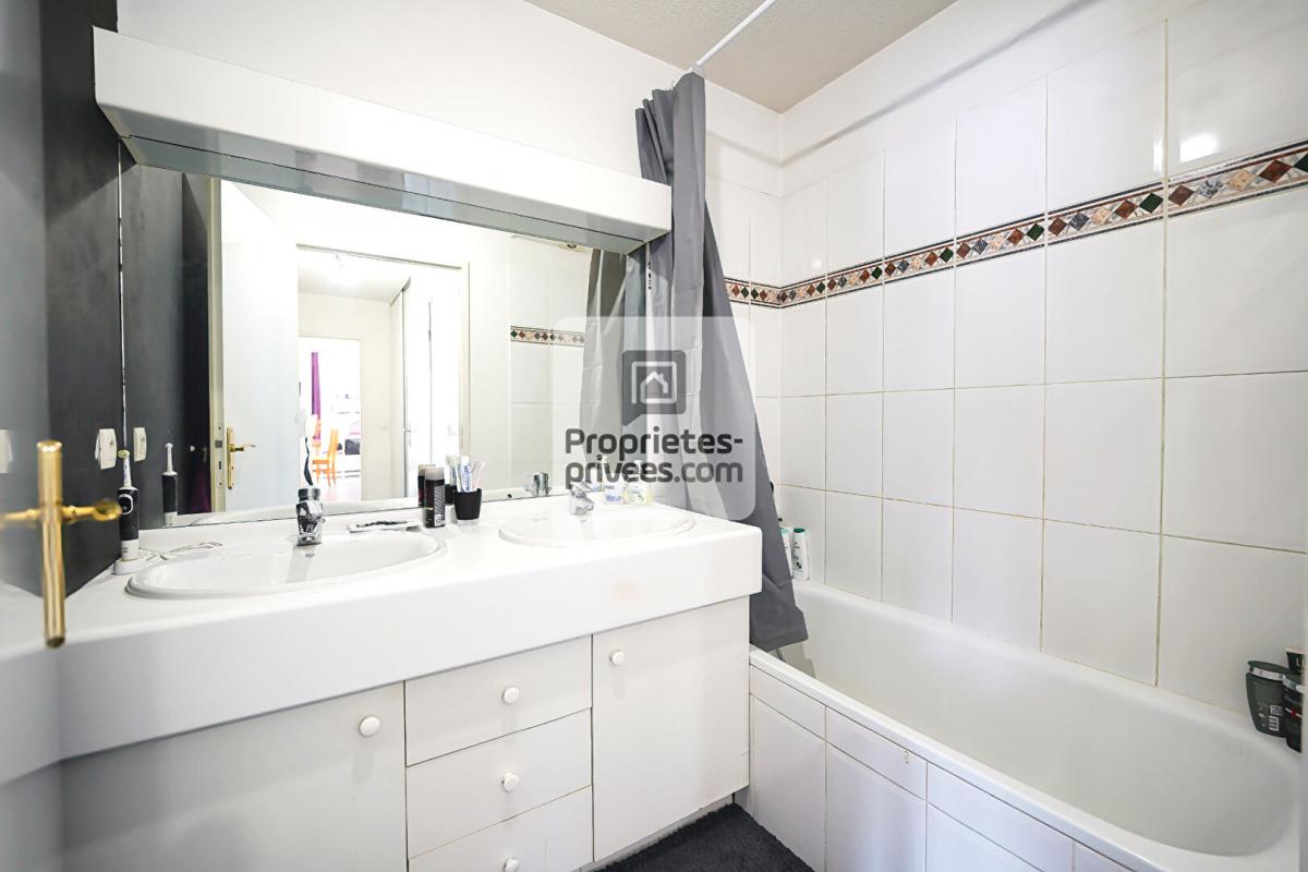 GRENOBLE GRENOBLE VIGNY-MUSSET Grand T2 de 58m2 + Balcon 11