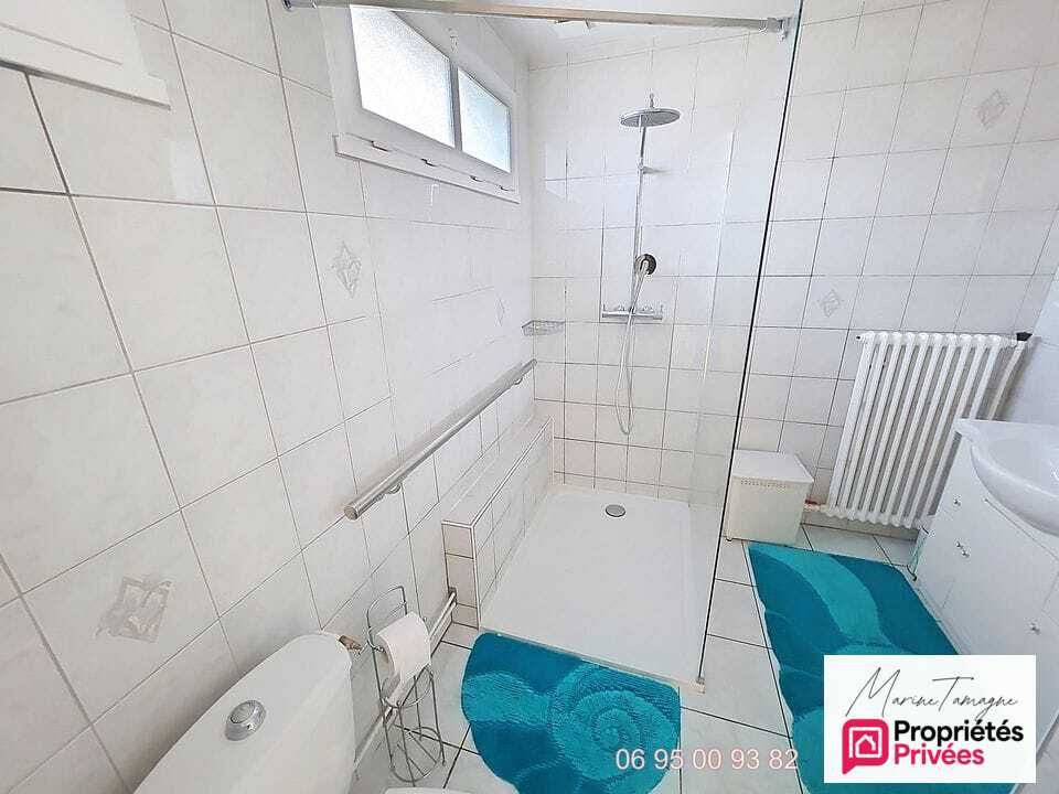 CHEVRIERES Chevrières - Plain-pied 3 chambres avec joli jardin . Proche gare et A1 14