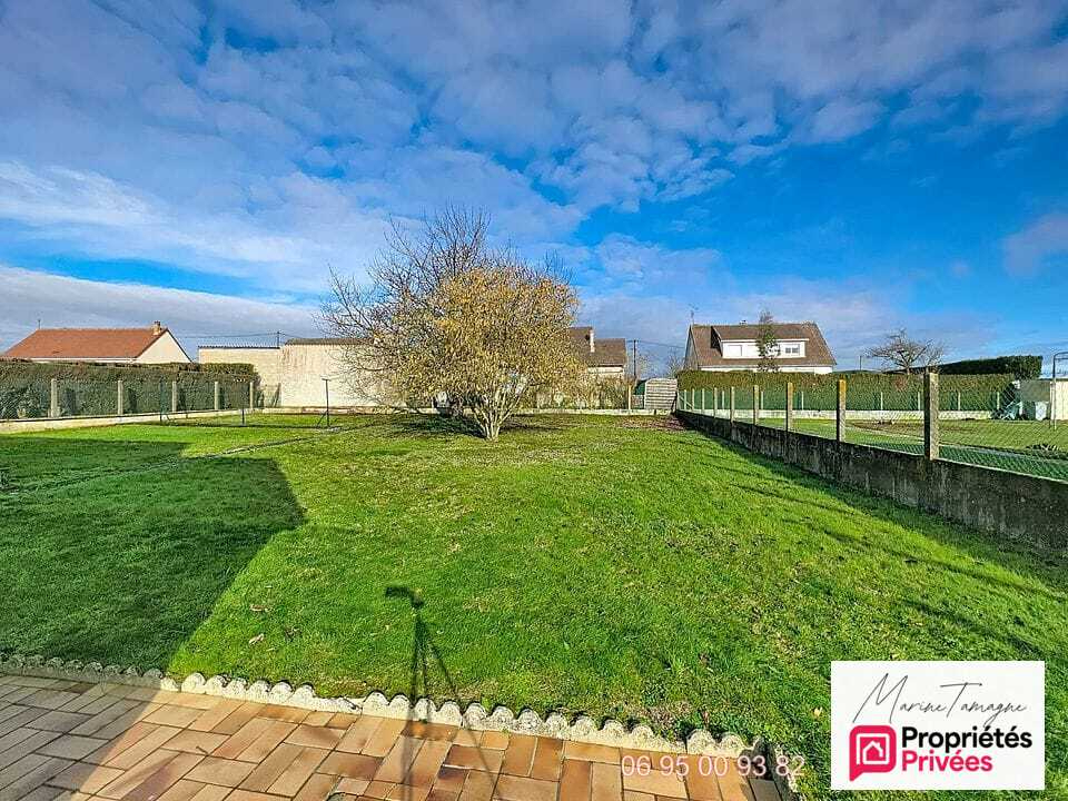 CHEVRIERES Chevrières - Plain-pied 3 chambres avec joli jardin . Proche gare et A1 16