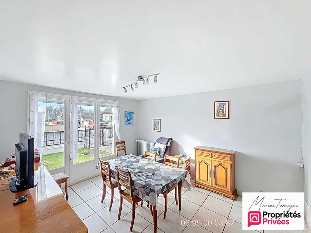 CHEVRIERES Chevrières - Plain-pied 3 chambres avec joli jardin . Proche gare et A1 4