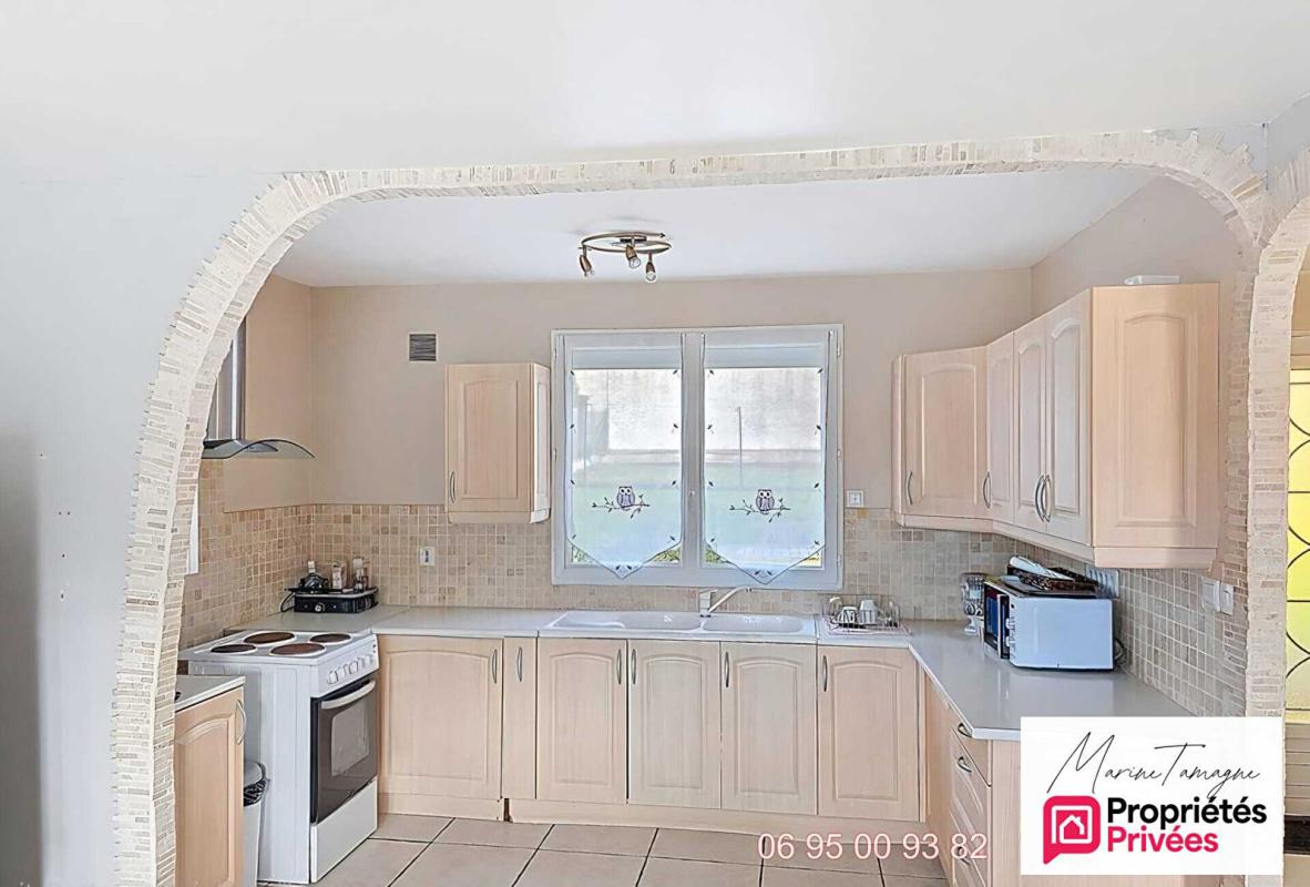 CHEVRIERES Chevrières - Plain-pied 3 chambres avec joli jardin . Proche gare et A1 5