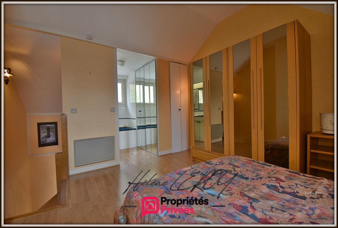 FECAMP Maison de caractère avec vue exceptionnelle sur le port et la mer 12