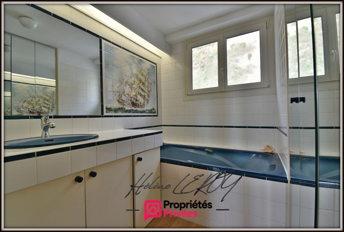 FECAMP Maison de caractère avec vue exceptionnelle sur le port et la mer 13