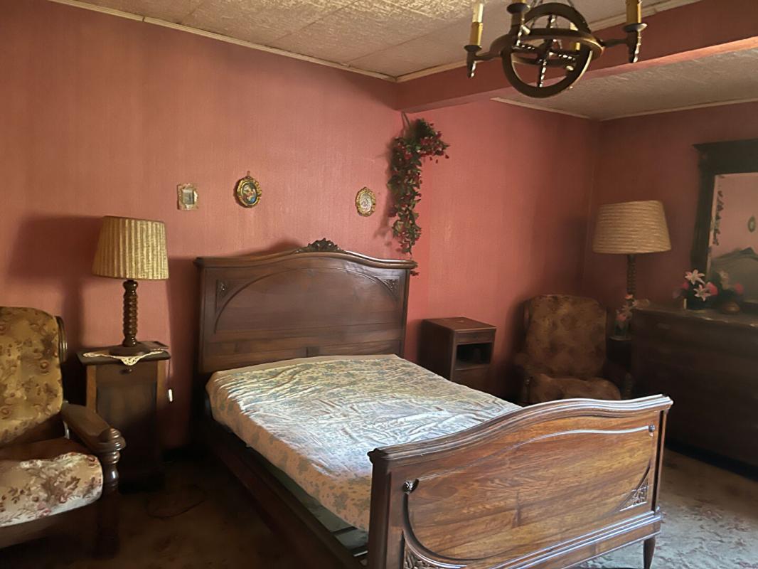 ANDUZE Mas en pierres mitoyen proche Anduze sur terrain constructible de 1900 m2 5