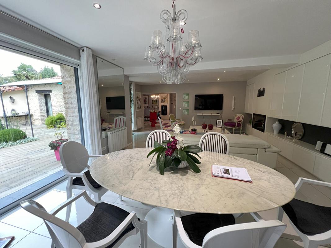 AUGE Ensemble immobilier  de 3 logements  Auge 12 pièce(s) 277 m2 2