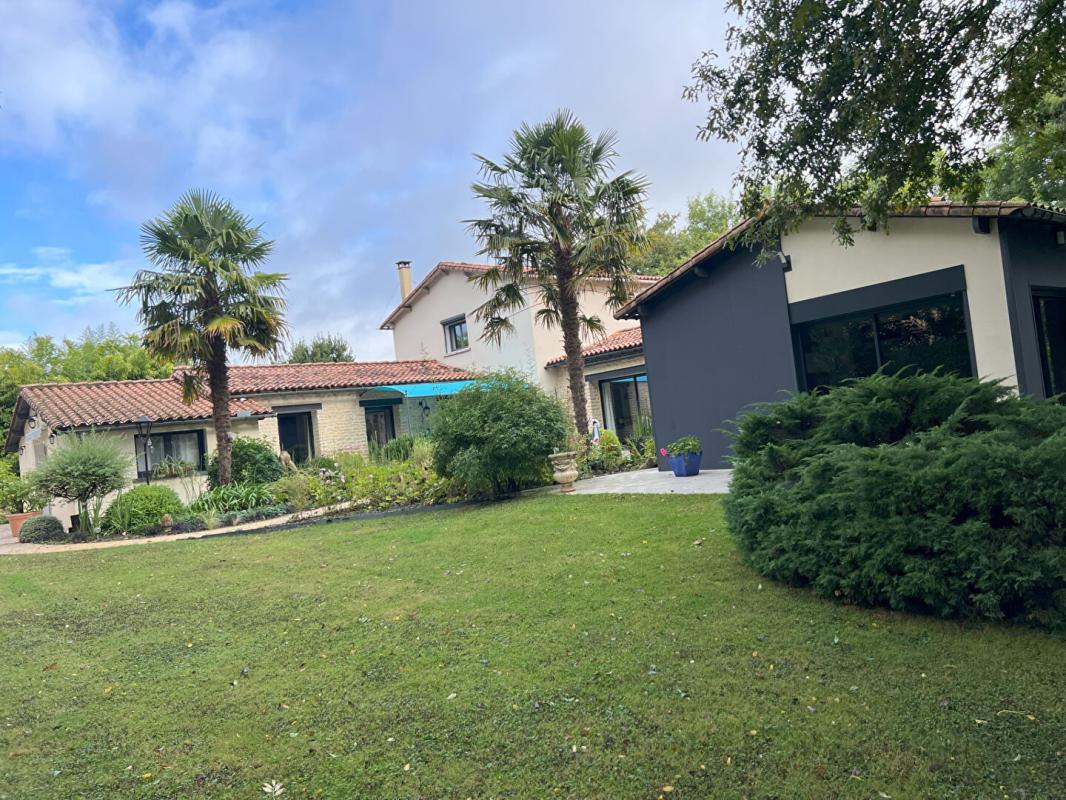 AUGE Ensemble immobilier  de 3 logements  Auge 12 pièce(s) 277 m2 7