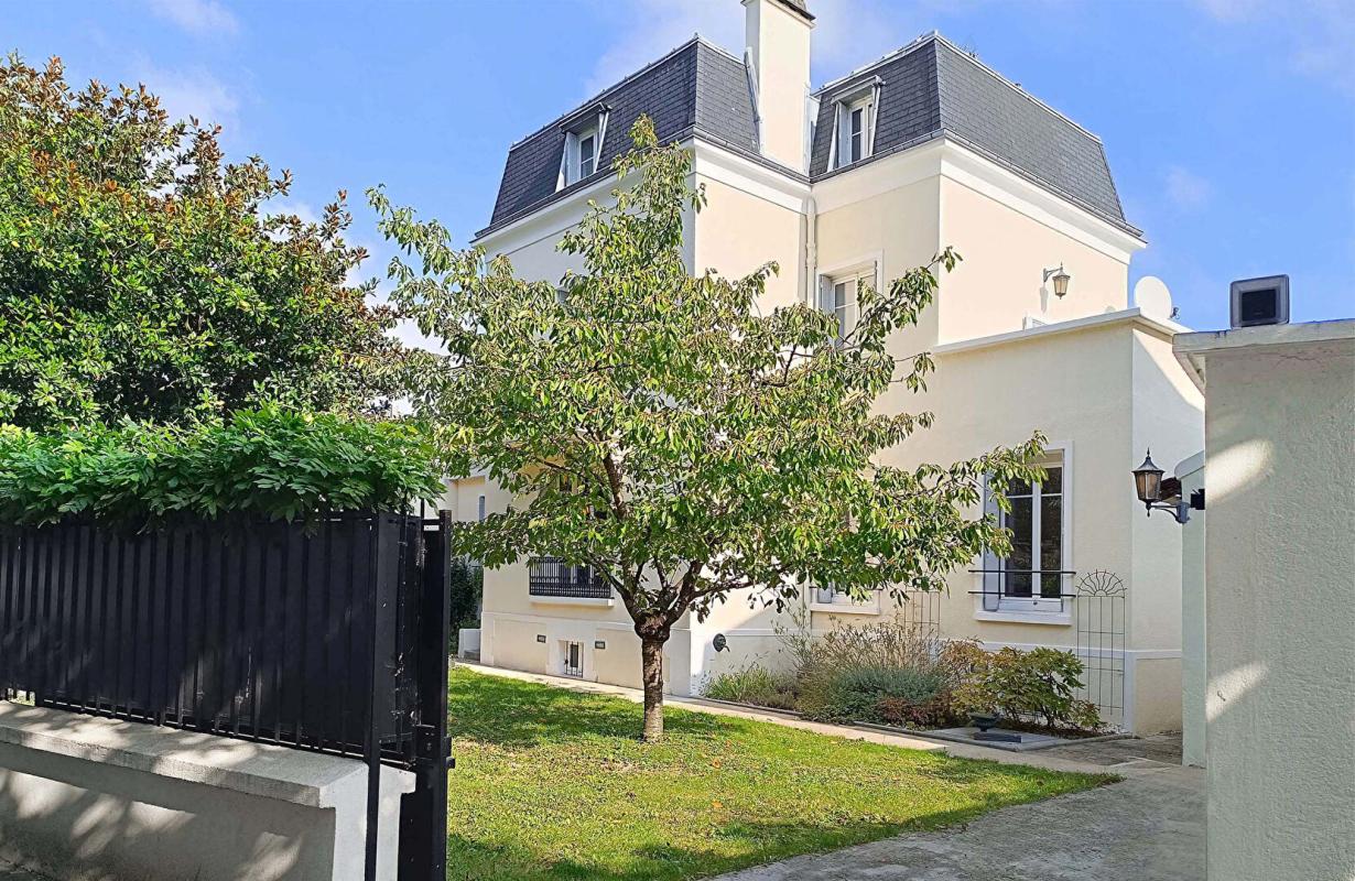 NEUILLY-PLAISANCE Maison Familiale proche RER A 10 pièces 240m² NEUILLY-PLAISANCE (93360) 1