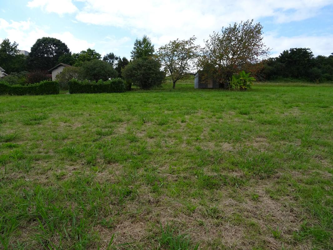 MUGRON Landes 40250 Mugron, terrain à bâtir viabilisé de 2 048m² 1