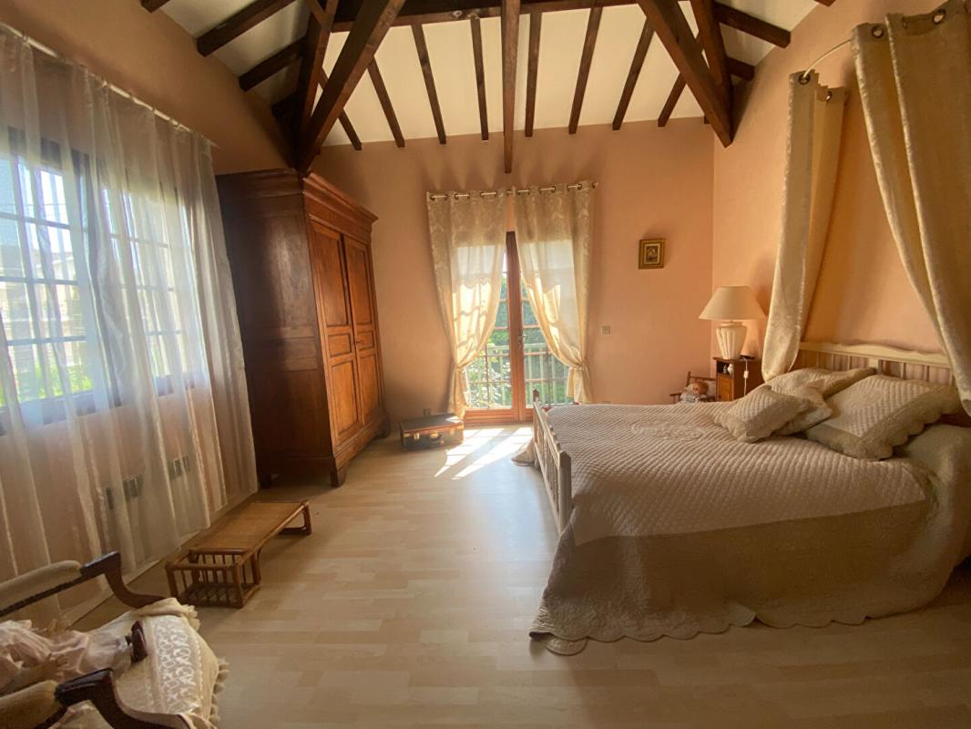 LE BOUSCAT Maison Le Bouscat 6 pièce(s) 208 m2 9