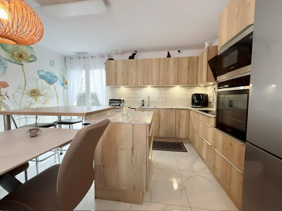 SAINT-CYPRIEN Magnifique maison de 2024 en R+1 de 95 m² sur un terrain deux faces piscinable 10