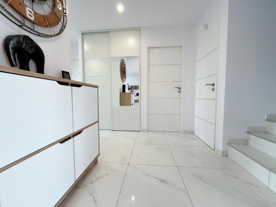 SAINT-CYPRIEN Magnifique maison de 2024 en R+1 de 95 m² sur un terrain deux faces piscinable 12