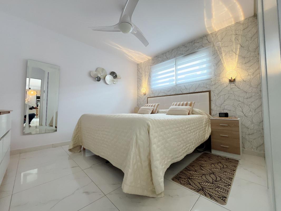 SAINT-CYPRIEN Magnifique maison de 2024 en R+1 de 95 m² sur un terrain deux faces piscinable 13