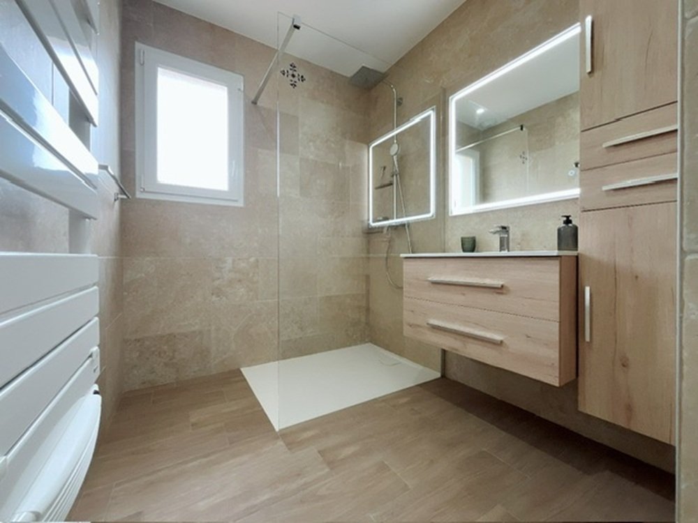 SAINT-CYPRIEN Magnifique maison de 2024 en R+1 de 95 m² sur un terrain deux faces piscinable 16