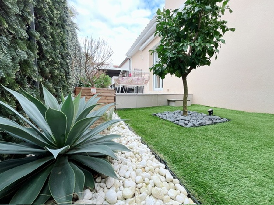 SAINT-CYPRIEN Magnifique maison de 2024 en R+1 de 95 m² sur un terrain deux faces piscinable 17