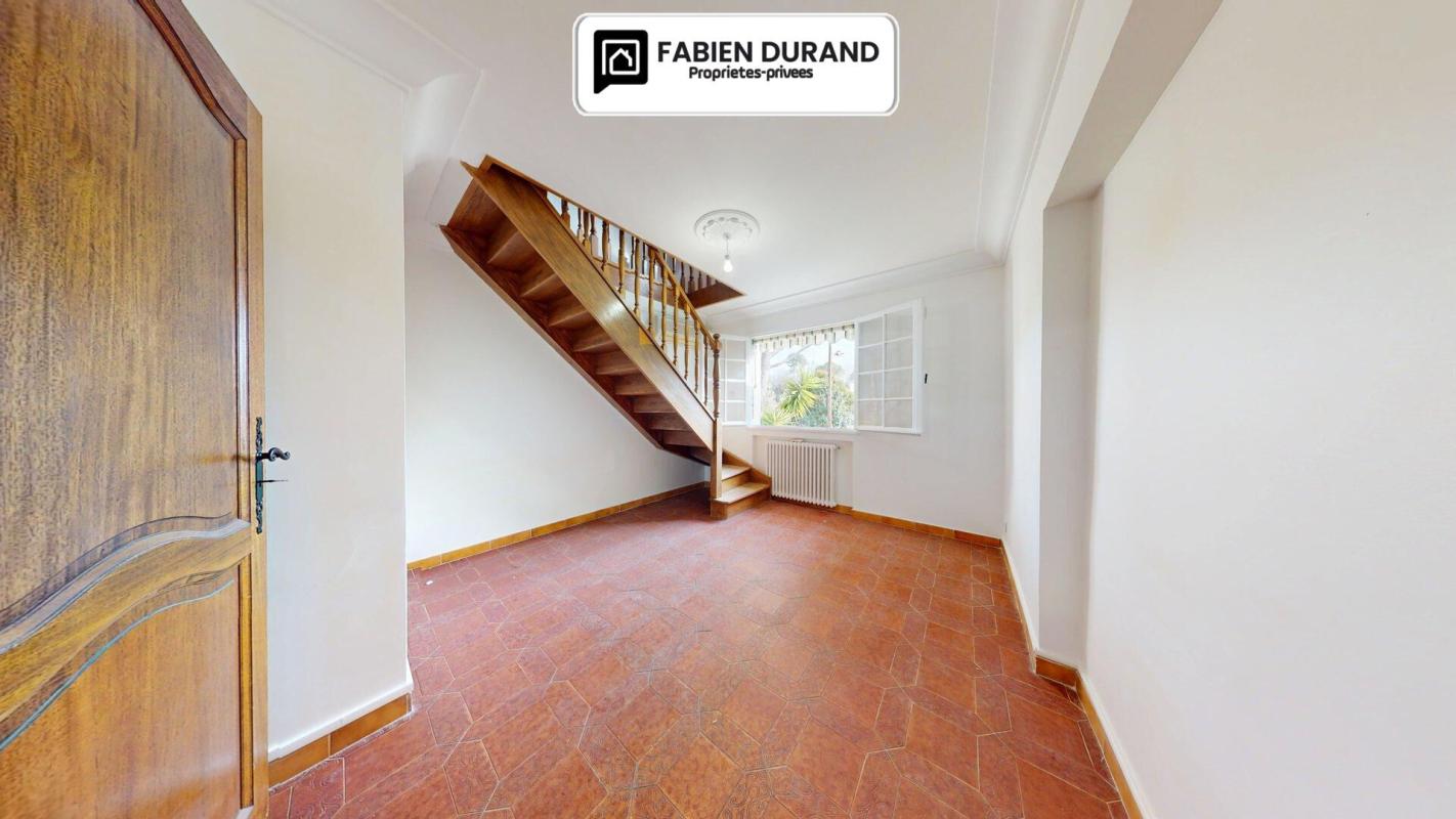 DRAGUIGNAN Villa familiale 148 m² + Annexes 10