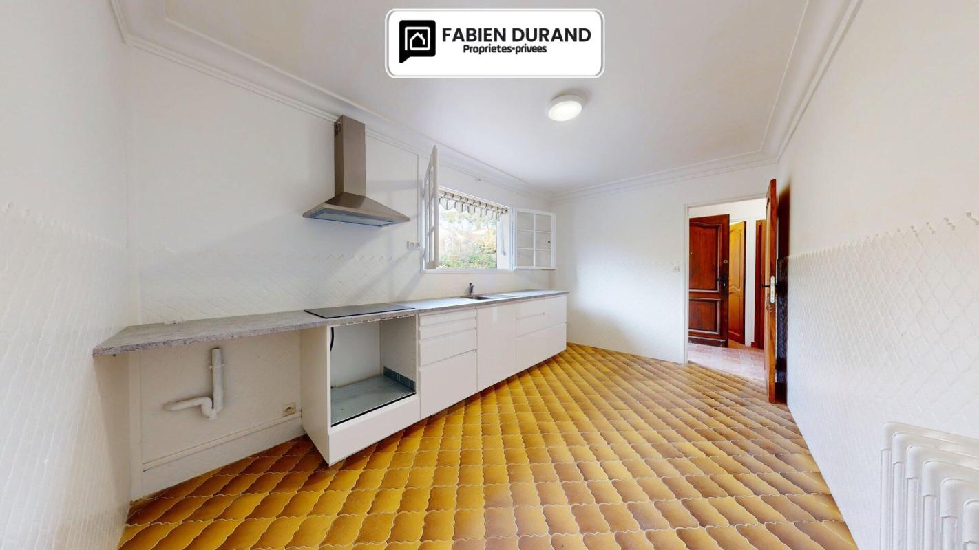 DRAGUIGNAN Villa familiale 148 m² + Annexes 8