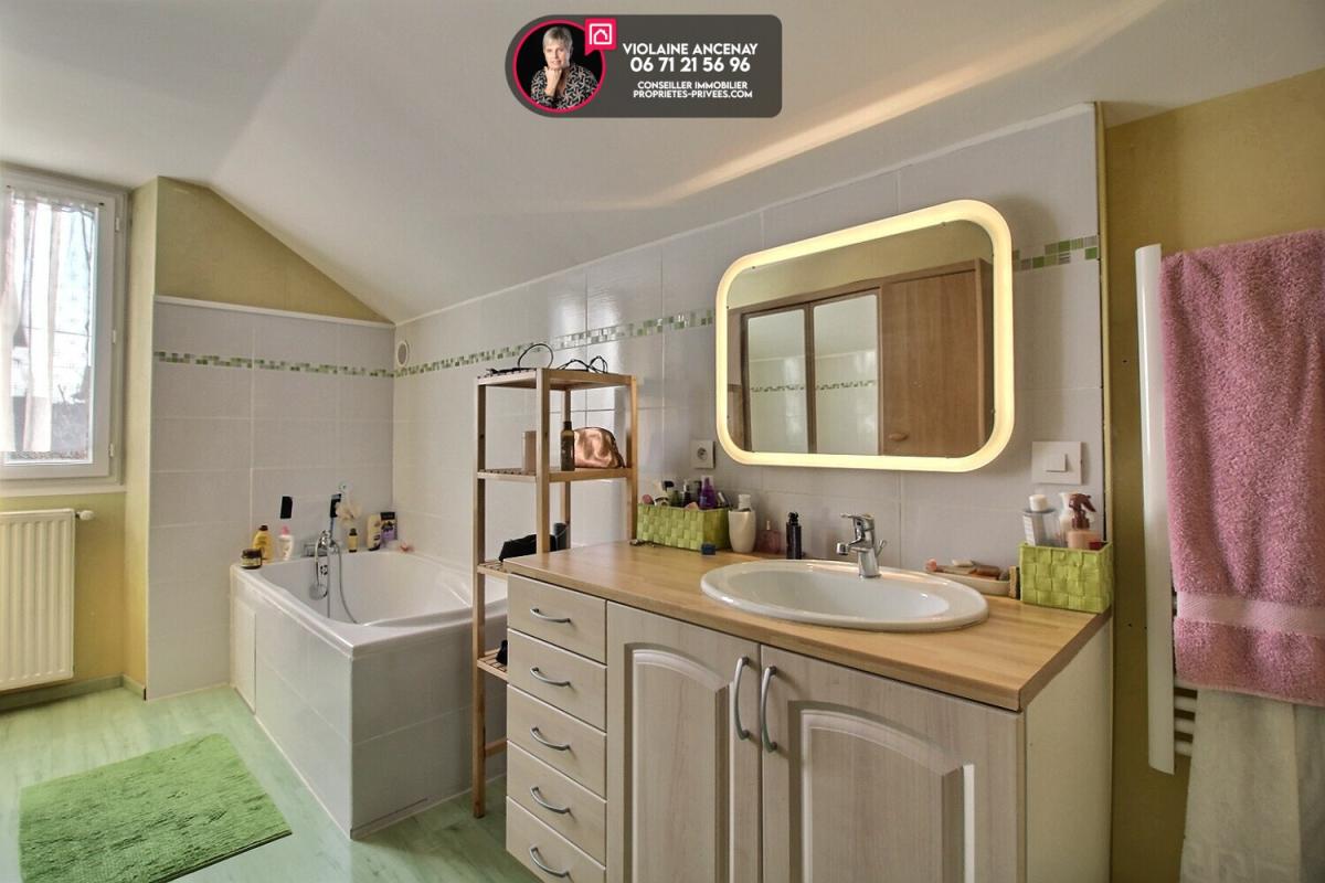 AIX-LES-BAINS Nouvelle opportunité à Aix-les-Bains : grande maison familiale proche centre, espace, calme et vie pratique au quotidien 14