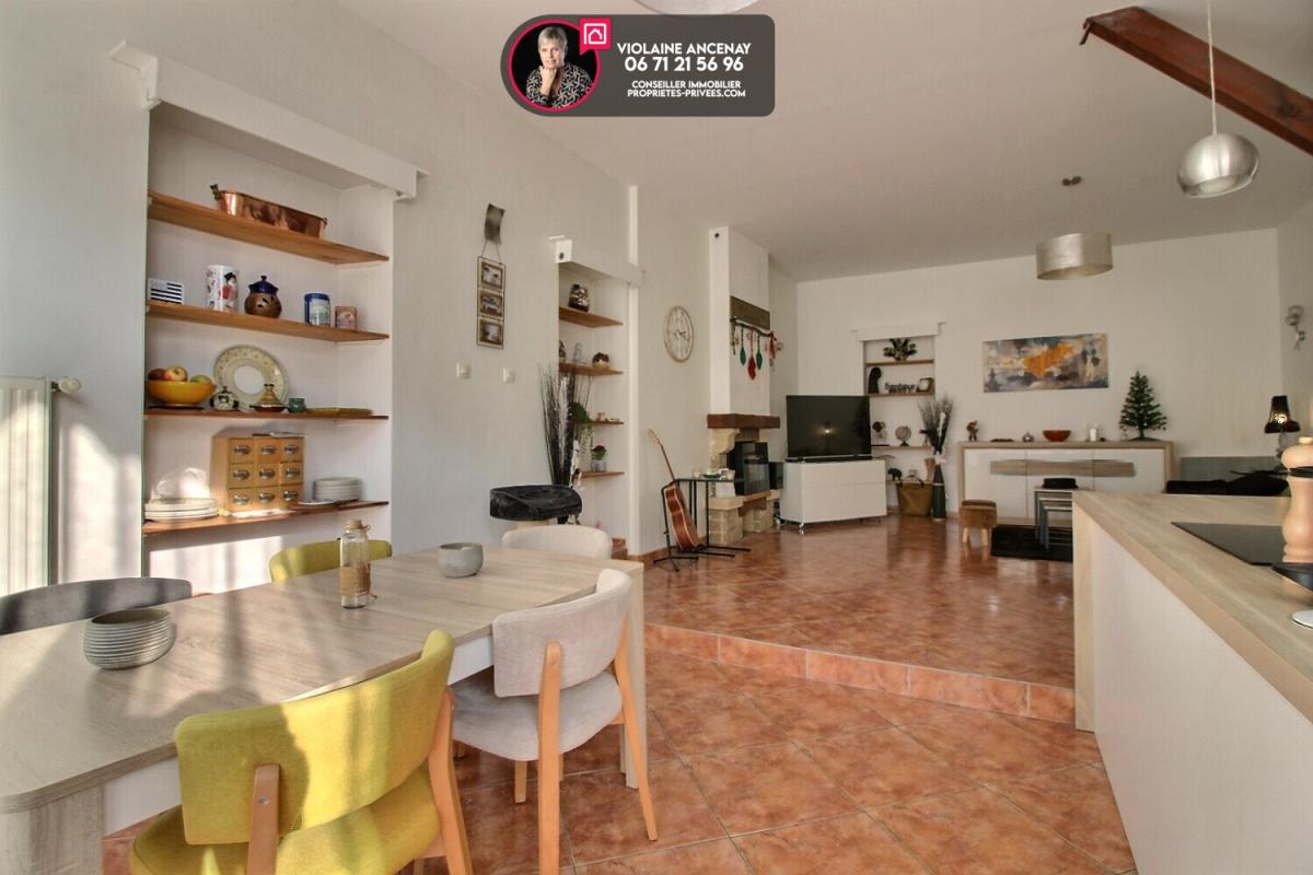 AIX-LES-BAINS Nouvelle opportunité à Aix-les-Bains : grande maison familiale proche centre, espace, calme et vie pratique au quotidien 4