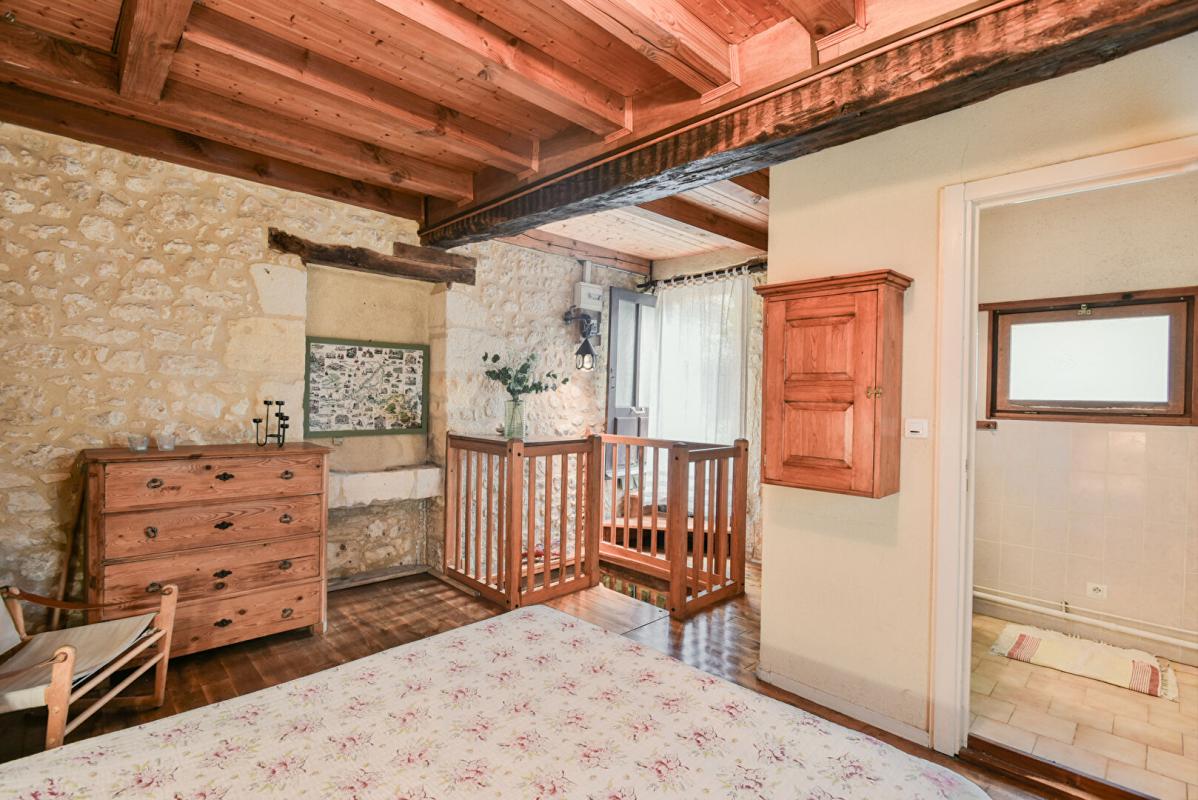 COUZE-ET-SAINT-FRONT 24150- Jolie, petite maison de village, atypique 13