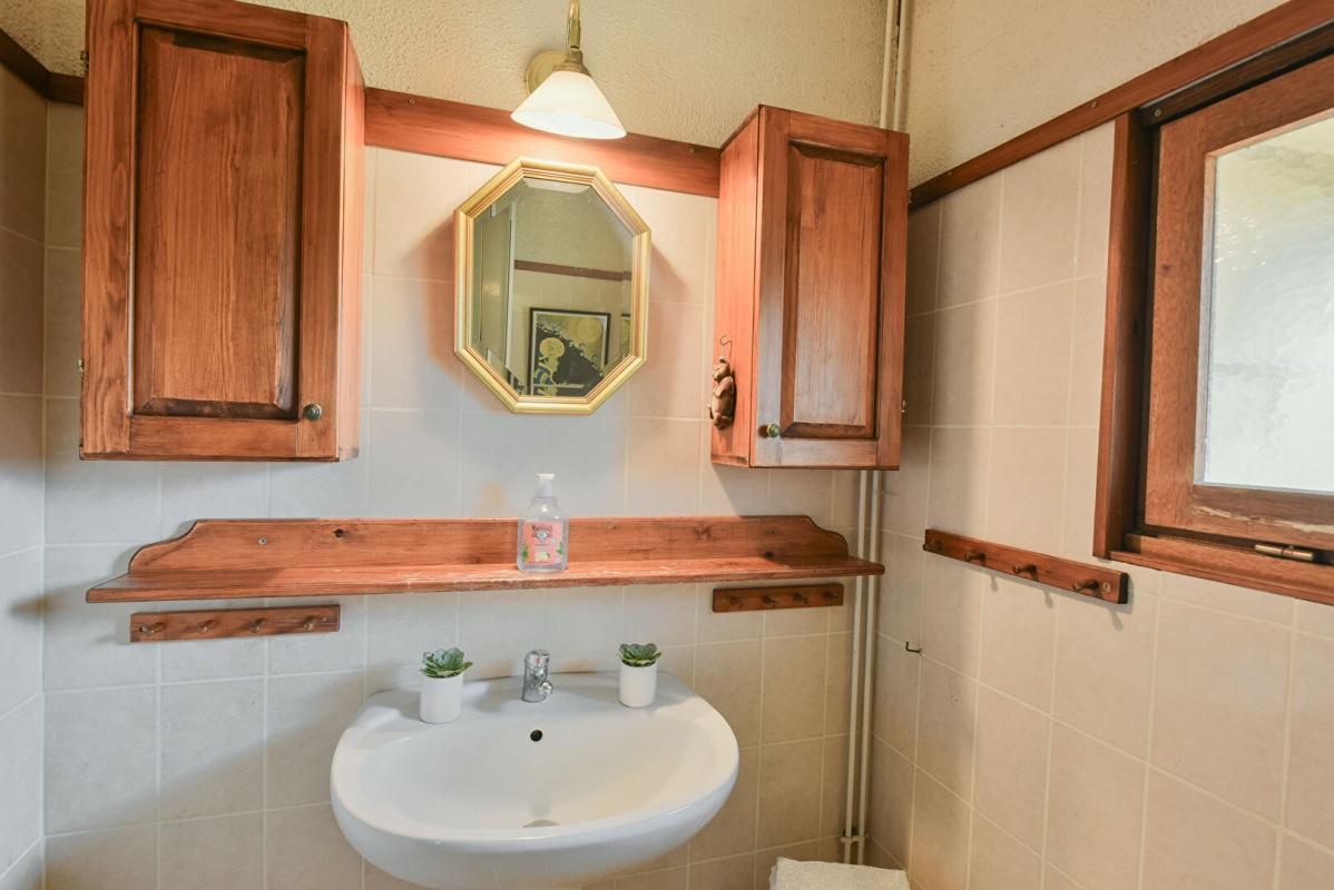 COUZE-ET-SAINT-FRONT 24150- Jolie, petite maison de village, atypique 15