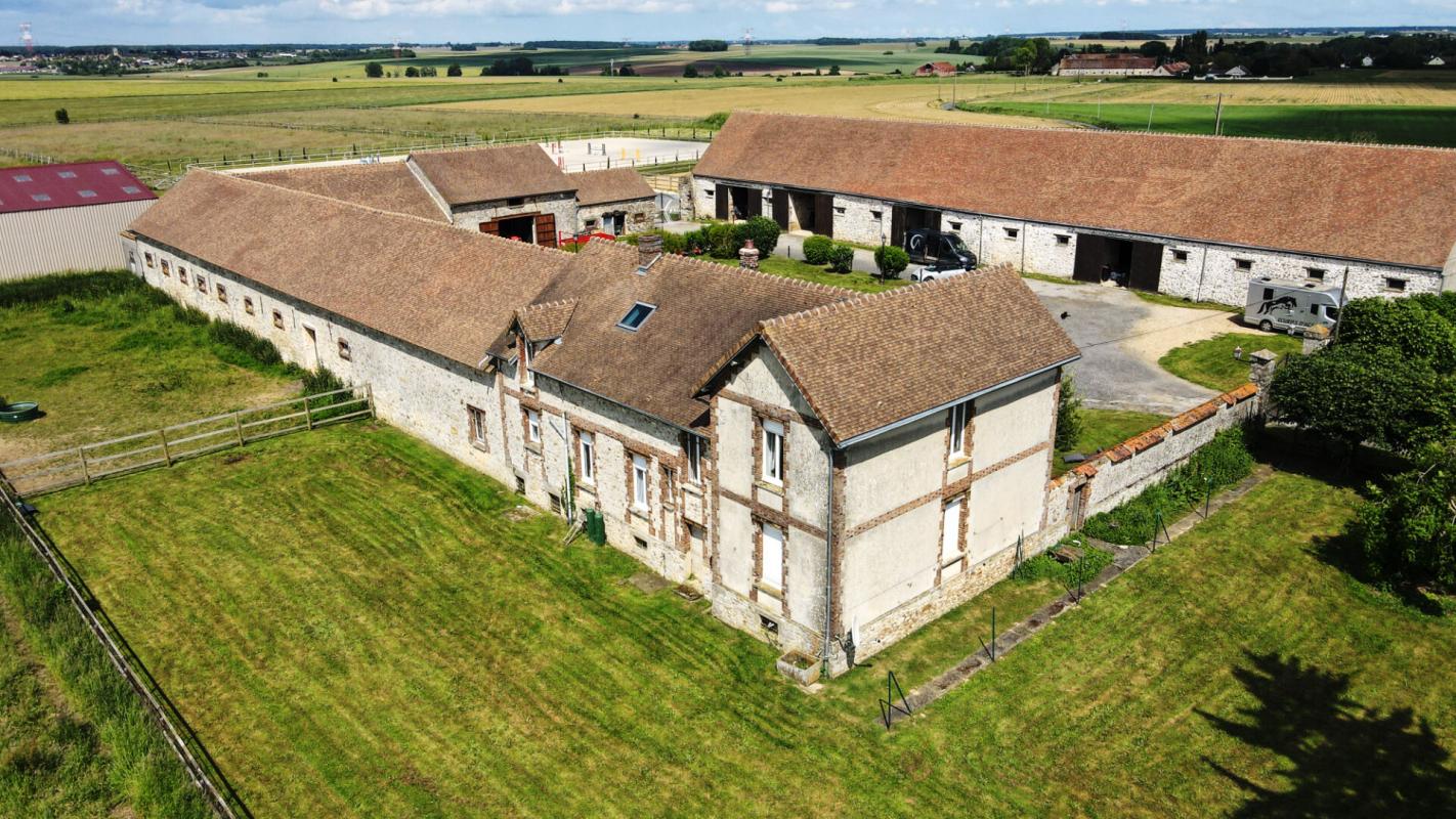 NANGIS Corps de ferme Clos Fontaine 10 pièce(s) 200 m2 et 50000m2 1