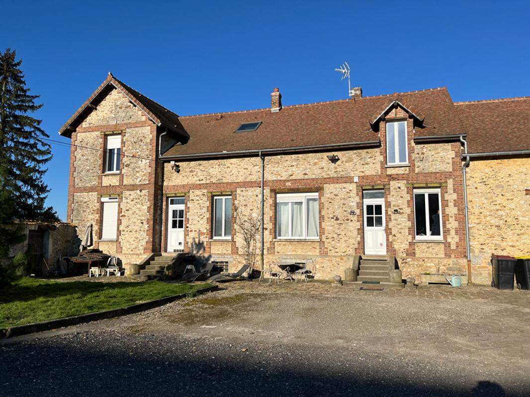 NANGIS Corps de ferme Clos Fontaine 10 pièce(s) 200 m2 et 50000m2 3