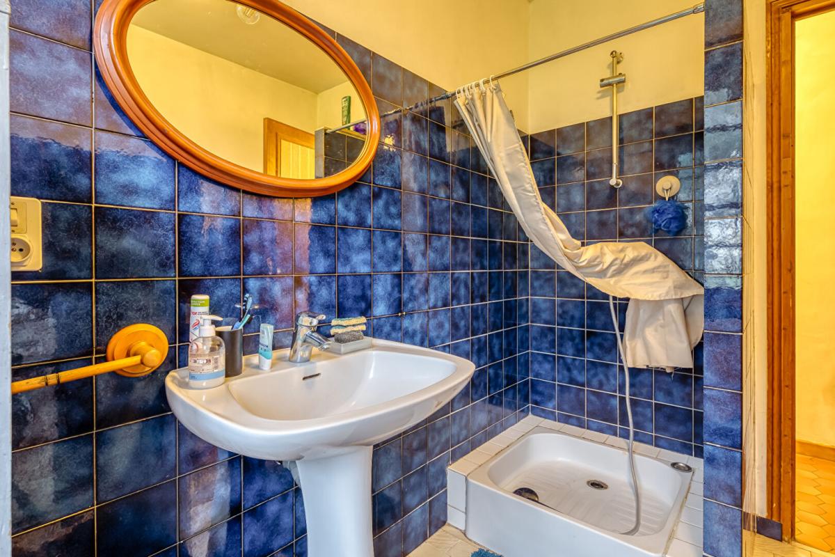 ETRETAT Maison de maçon 10 pièces dont 8 chambres sur sous-sol complet, au calme 11