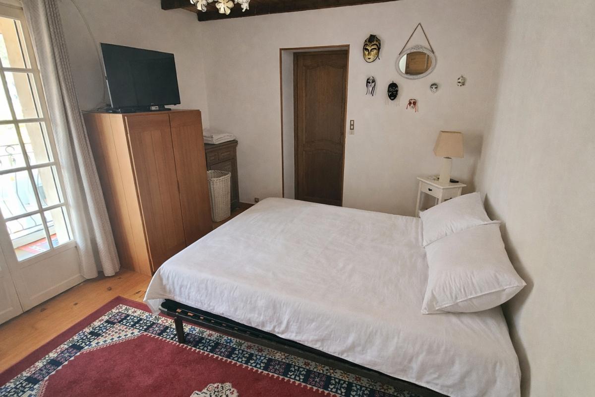 CALLAS Maison dans quartier résidentiel avec piscine et  possibilité d'extension 15