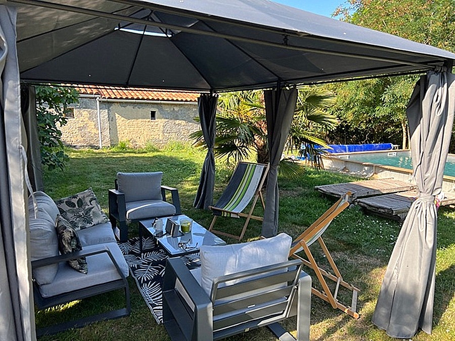 TAUGON Longère charentaise rénovée - 144 m² - 3 chambres - Piscine - Terrain 1000 m² - Bord de conche 17