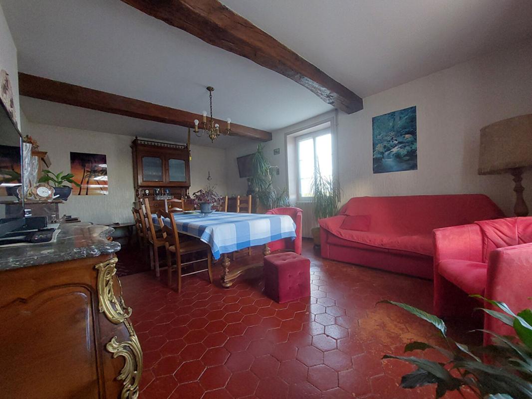 SAINT-LAURENT-EN-BRIONNAIS Maison Saint Laurent En Brionnais 5 pièce(s) 143 m2 11