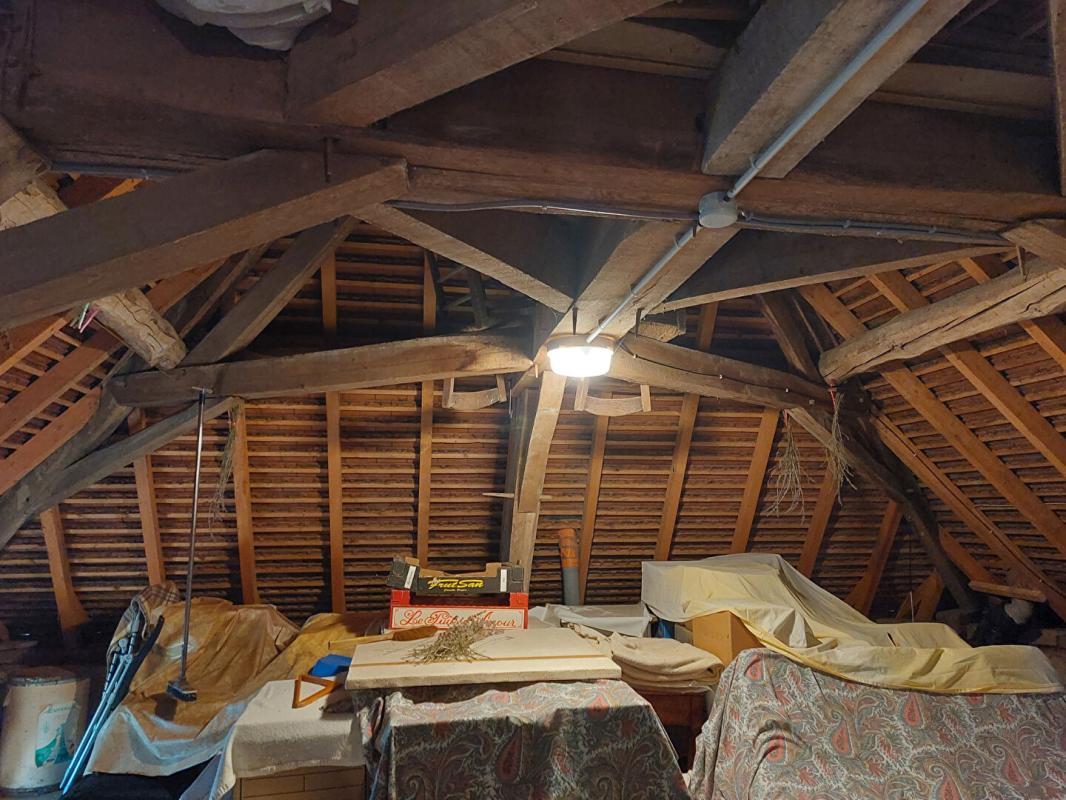 SAINT-LAURENT-EN-BRIONNAIS Maison Saint Laurent En Brionnais 5 pièce(s) 143 m2 18