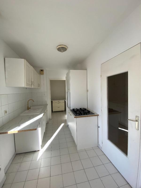 MONTPELLIER Coup de coeur assuré pour ce T3 au dernier étage ! 4