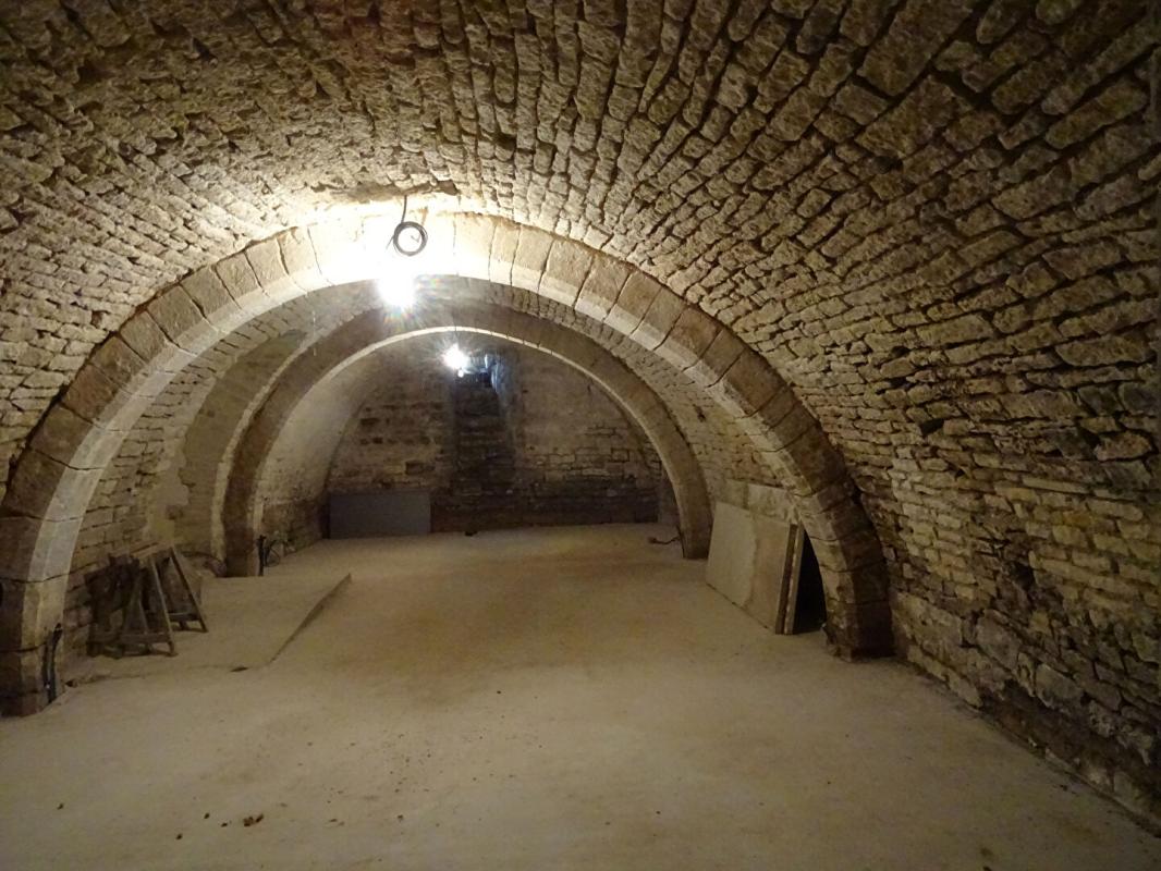 BAR-SUR-SEINE Ensembles de Caves  Voutée 3