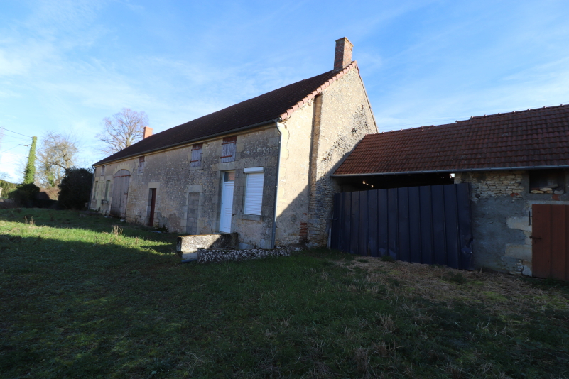 VARENNES-LES-NARCY Maison Varennes Les Narcy 4 pièce(s) 136 m2 1