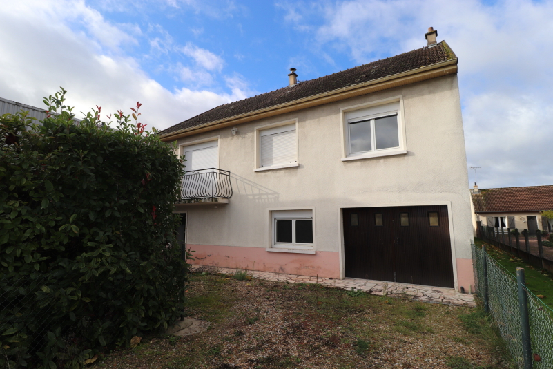 VARENNES-VAUZELLES Maison 5 pièce(s) 109m2 1