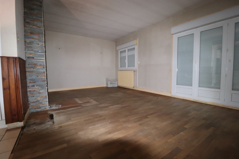 VARENNES-VAUZELLES Maison 5 pièce(s) 109m2 7