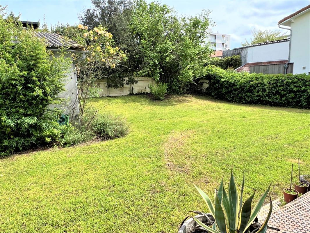 BORDEAUX Maison Bordeaux Caudéran 6 pièce(s) 228 m2 4