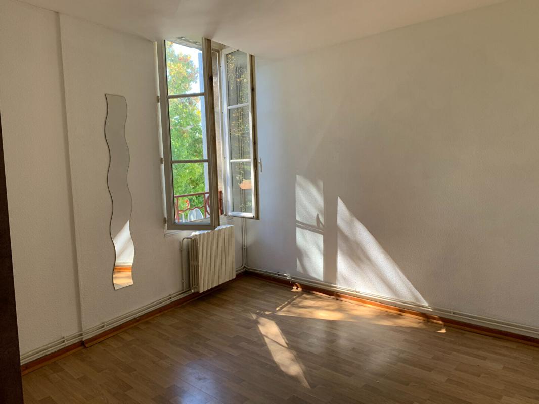 CREON T3 A LOUER CREON CENTRE 7