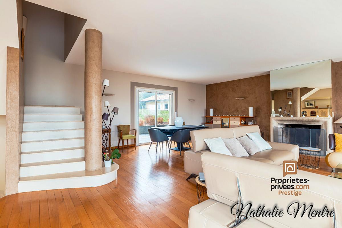 SAINT-DIDIER-AU-MONT-D'OR Maison d'architecte Saint Didier Au Mont D Or 7 pièce(s) 250 m2 12