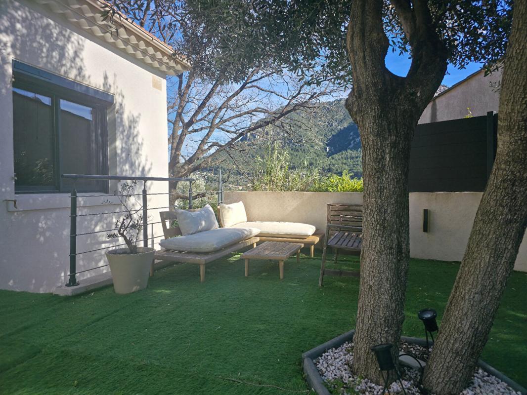 TOULON Maison rénovée 2024 ? 82 m² ? Traversante ? Jardin ? Stationnement 4 véhicules 2