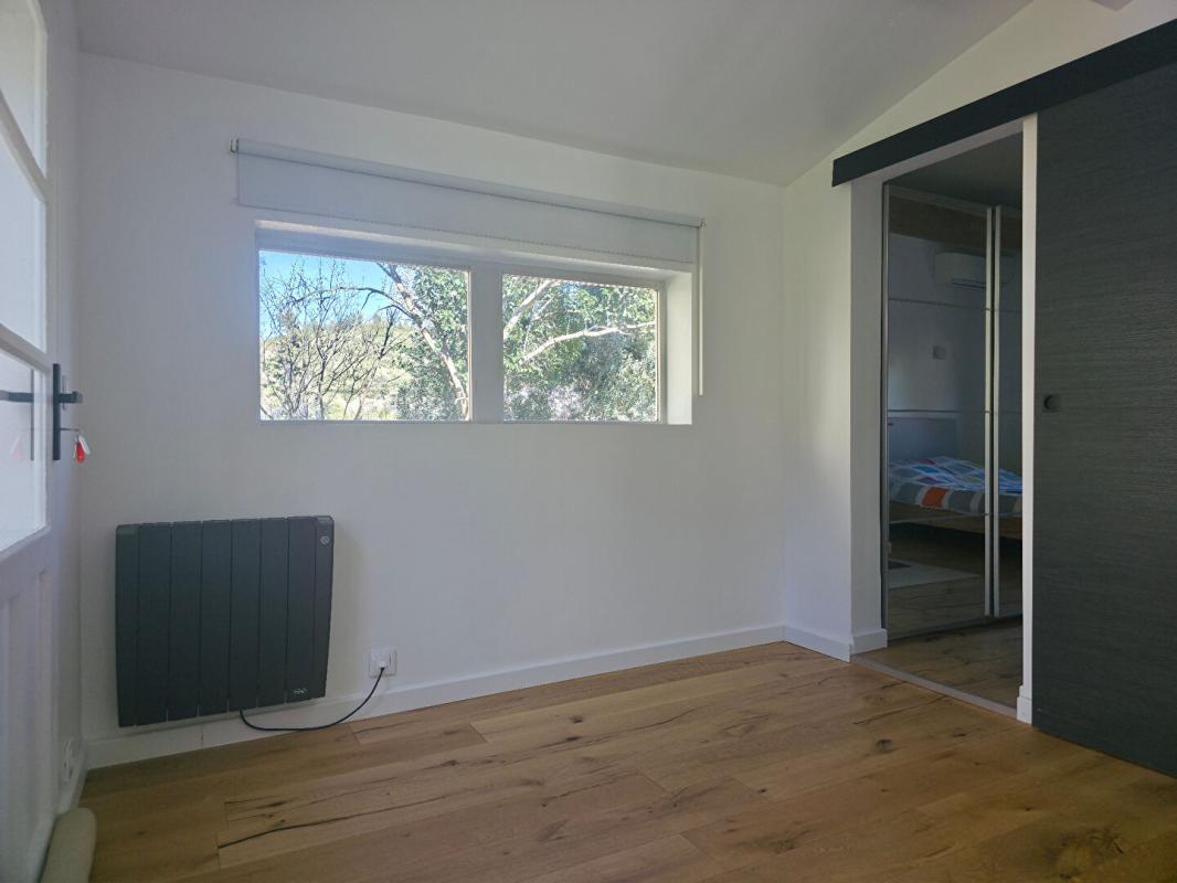 TOULON Maison rénovée 2024 ? 82 m² ? Traversante ? Jardin ? Stationnement 4 véhicules 6