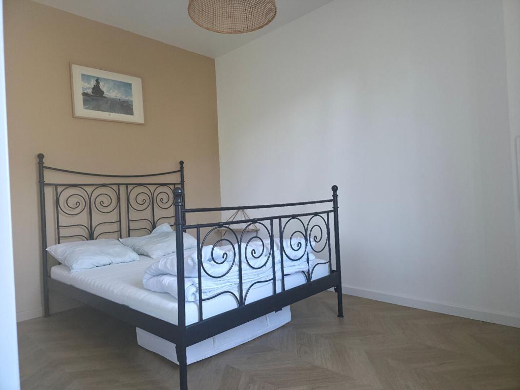 TOULON Maison rénovée 2024 ? 82 m² ? Traversante ? Jardin ? Stationnement 4 véhicules 8