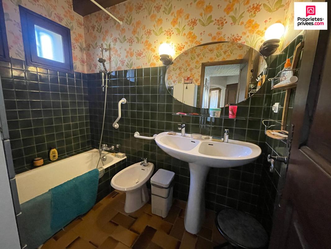 ESPARRON-DE-VERDON Propriété de Charme proche du lac d'Esparron 12