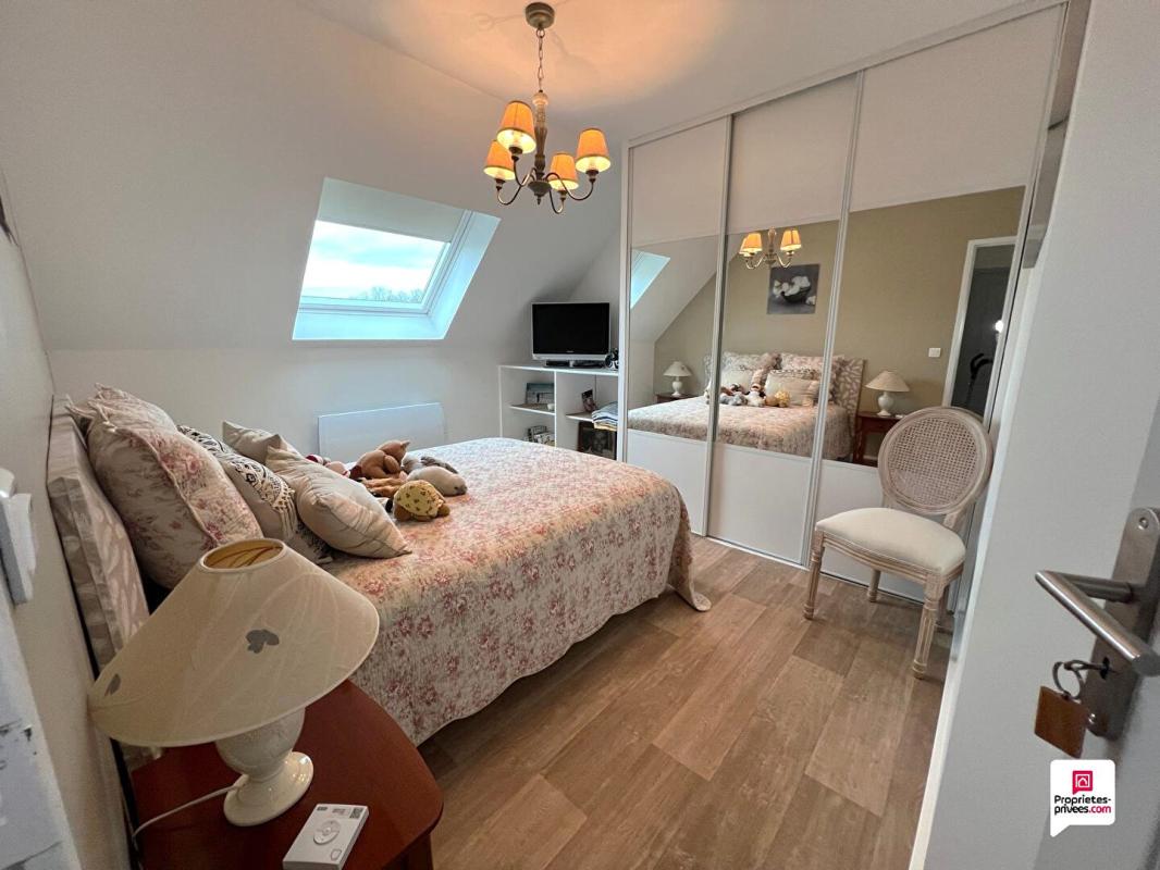 LES MUREAUX (78130) LES MUREAUX, Maison 5 pièce(s) , 4 chambres, garage et jardin 10